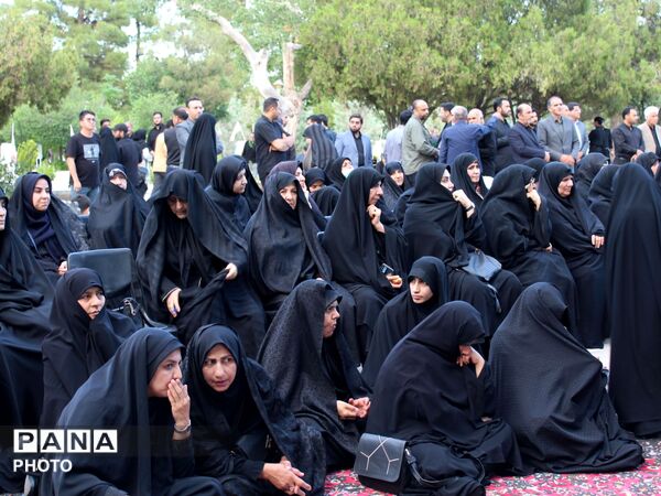 وزیر آموزش و پرورش در اولین سالگرد شهید محمد کاظمی در بهشت رضای مشهد