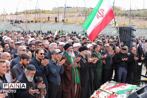 تشییع پیکر خانوداه شهید دکتر حسین طاهری در پردیس
