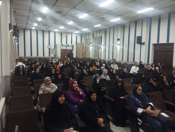 اولین جلسه انجمن اولیا و مربیان دبیرستان فرزانگان ۵ مشهد