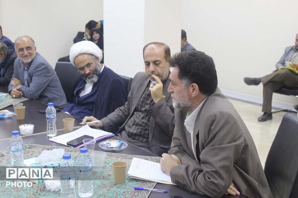 نشست شورای هماهنگی حفظ آثار دفاع مقدس و مقاومت استان قم
