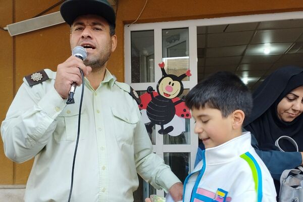 گرامیداشت هفته نیروی انتظامی در مدارس رودهن 