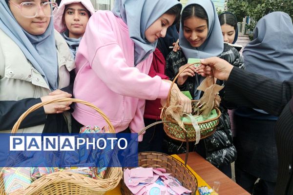 جشن میلاد امام زمان(عج) و ایام الله دهه فجر در مدارس شهرستان قدس