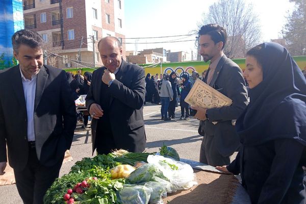 بازارچه کارآفرینی در دبیرستان حجاب