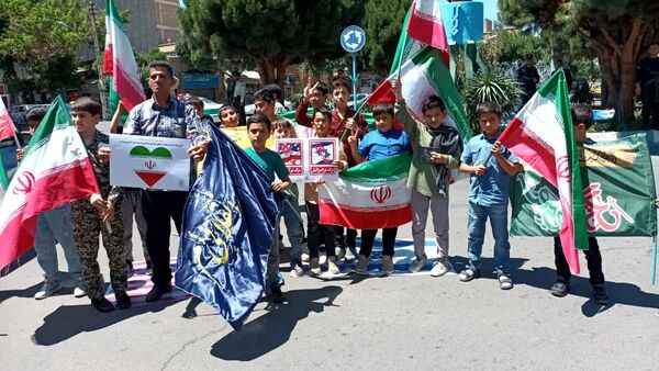 خروش دانش‌آموزان کفن پوش در آذربایجان شرقی