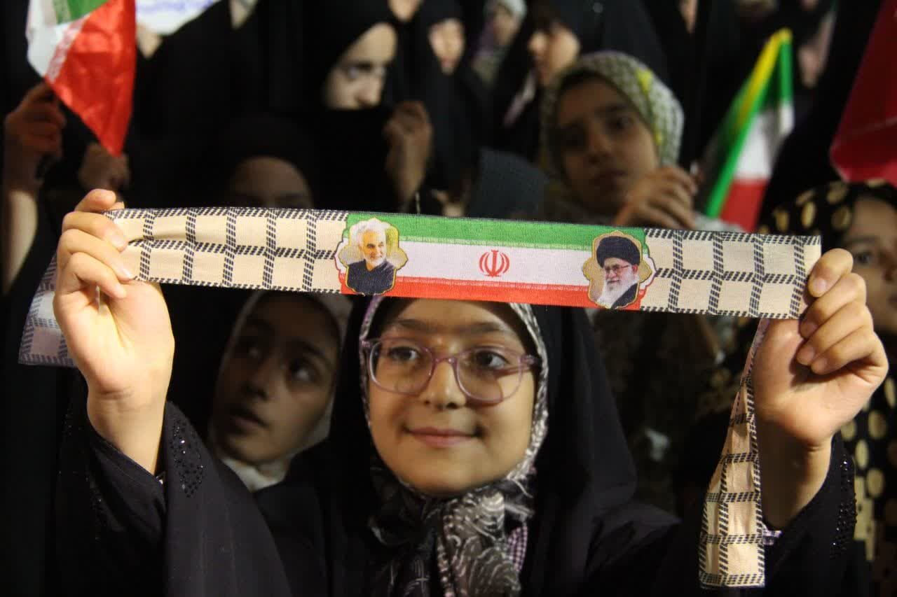 یادبود شهیده دانش آموز تیارا صادقی در پایگاه انقلاب یزد