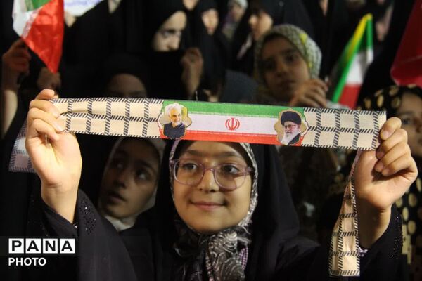 یادبود شهیده دانش آموز تیارا صادقی در پایگاه انقلاب یزد