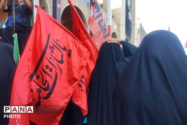 بدرقه با اشک و بیعت ،ایران در سوگِ قائد شهید امت