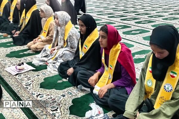 حضور پرشور فرهنگیان و دانش آموزان پیشتاز در نماز جمعه‌‌ بخش دیشموک