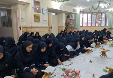 ضیافتی از جنس نور بر سر سفره دوست 