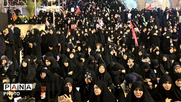 تلاقی اشک حق و صلابت ملت، امروز در تشییع قائد امت 