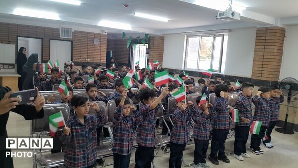 جشن شکوفه‌های مدرسه میرفخرایی ناحیه ۱ کرج 