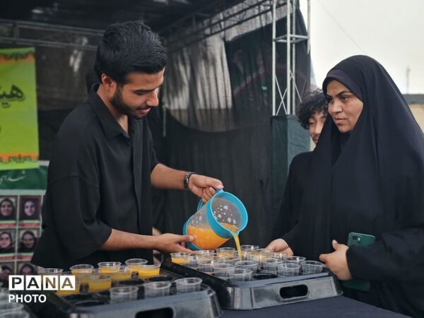 موکب سازمان دانش‌آموزی حاجی‌آباد؛ میعادگاهِ خدمت به جاماندگانِ اربعین
