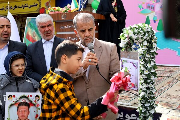 جشن شکوفه‌ها در آذربایجان غربی