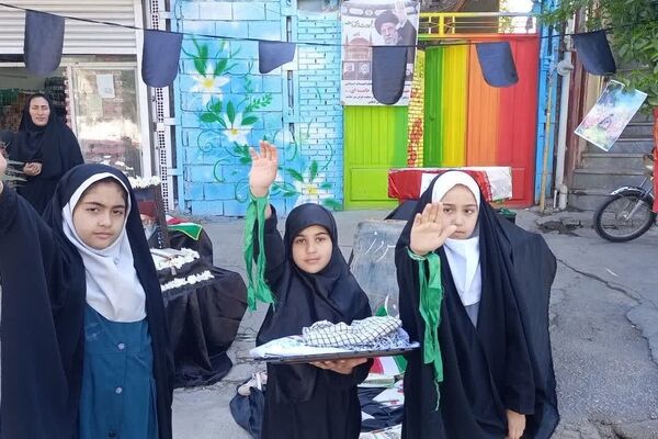 تجلی هنر و عواطف نوجوانان در سوگ رهبر شهید و حمایت از امنیت کشور