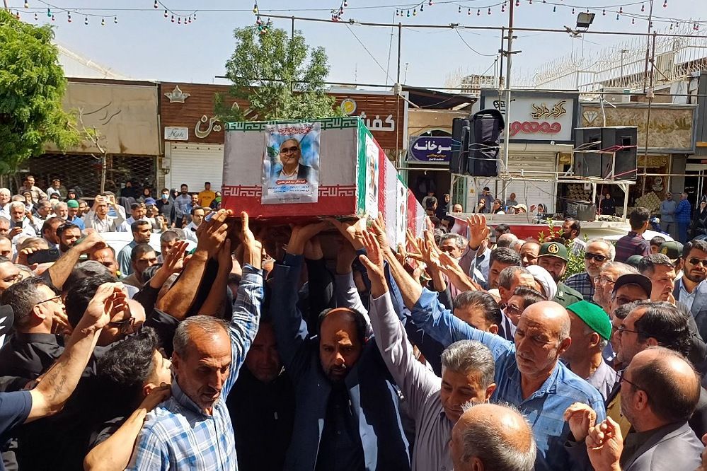 تشییع و وداع با پیکر مطهر زوج شهید سبزواری