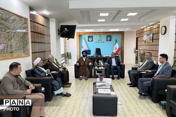 گلباران مزار شهدای فیروزکوه هم‌زمان با آغاز هفته دولت؛ تجدید میثاق مسئولان با آرمان‌های شهدا