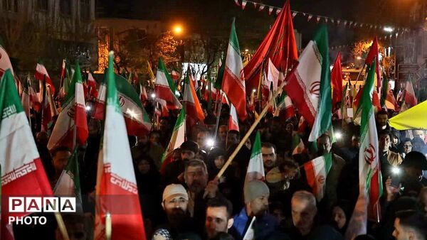 حضور خردسالان و نوجوانان در قیام سی‌وهشتم