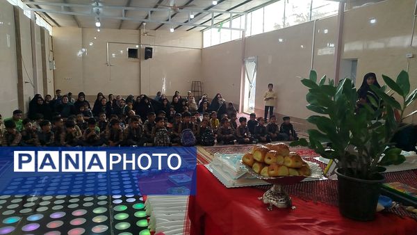 جشن شکوفه ها برای پسران کلاس اولی  دبستان شهید عجمی فدافن