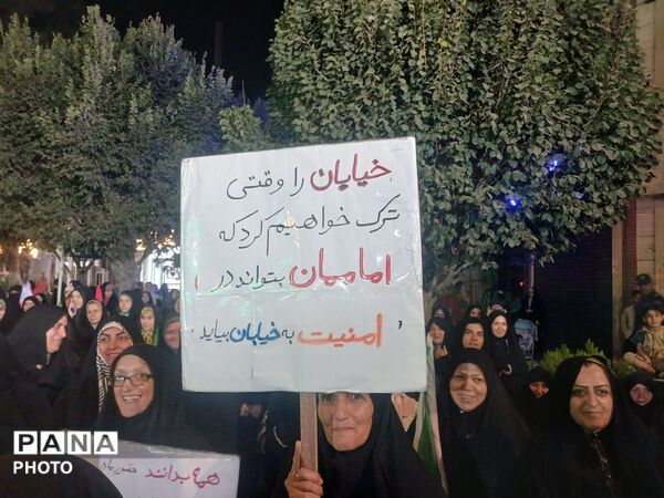 حضور مصطفی قدمگاهی در صدوهشتادمین شب اجتماعات حسینیه امام خمینی (ره) 