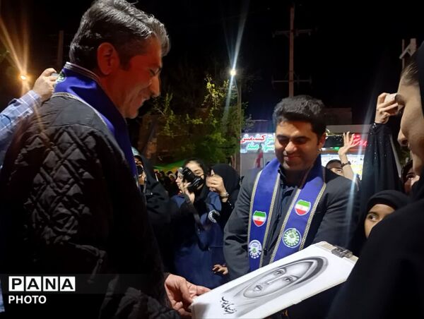 مراسم سازمان دانش‌آموزی فاروج به یاد دانش‌آموزان شهید میناب