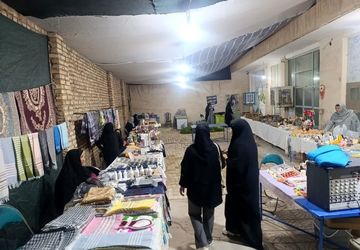 روایت دانش آموز خبرنگار میبدی از تجلی هنر بانوان در نمایشگاه صنایع دستی