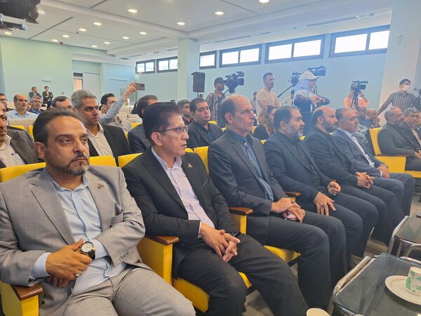  آیین کلنگ‌زنی همزمان ۱۰۰۰ کلاس درس خیرساز در سطح استان اصفهان 