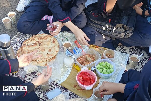 صبحانه‌ی سالم، آغاز روزی پرانرژی برای دانش‌آموزان دبیرستان دخترانه بعثت ۲ 