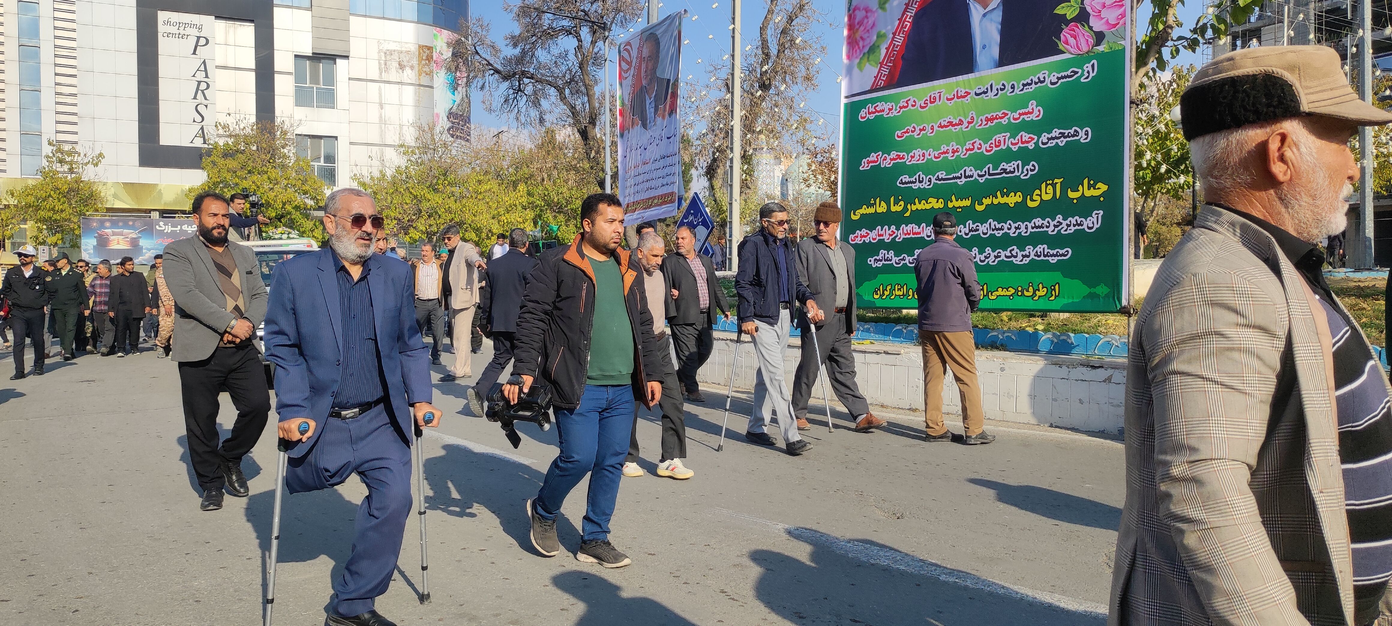 وداع با پیکر جانباز شهید، عبدالحسین خاکشور در شهرستان شیروان