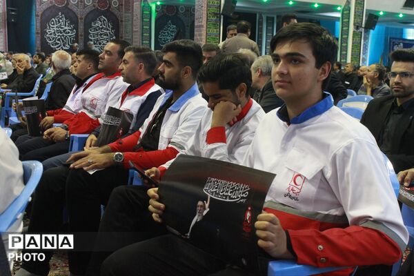 بزرگداشت و ادای احترام مدیران و کارکنان دولت در استان کرمان به رهبر شهید ایران