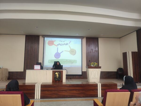 نشست تخصصی رابطین پژوهش؛ گامی برای توسعه علمی مدارس ناحیه ۶