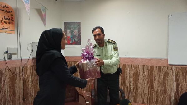 جلسه اولیا و مربیان در دبیرستان گلشن آزادی