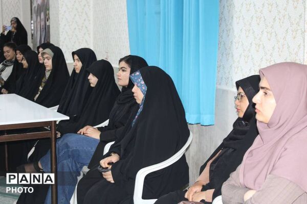  پاتوق دختران نوجوان مبارز شهرستان سملقان فضایی پر از عشق و دوستی و آگاهی