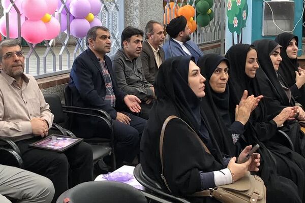 برگزاری جشن عاطفه‌ها در دبستان شاهد ام‌البنین (س) ناحیه دو شهرری 