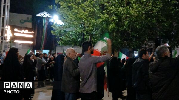 مشت ها بر فراز آسمان نیشابور نمایان شد 