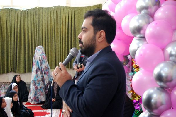 بازدید مسئولان اداره آموزش و پرورش ناحیه یک شهرری از اعتکاف دانش‌آموزان