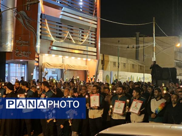 مراسم عزای شام غربت هشتمین آفتاب دل ها، همراه با آیین شمع‌گردانی 