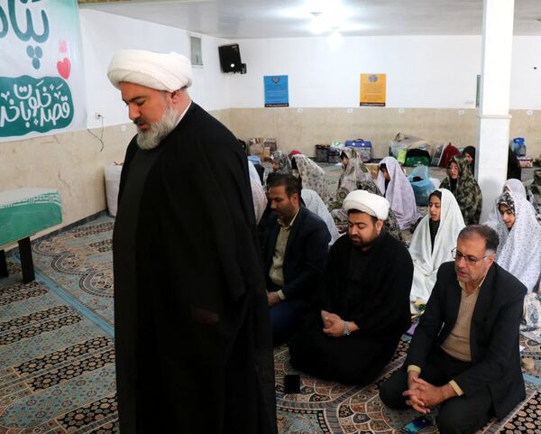 بازدید مدیر آموزش‌وپرورش شهرستان ابرکوه ازاعتکاف دانش آموزان