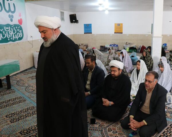 بازدید مدیر آموزش‌وپرورش شهرستان ابرکوه ازاعتکاف دانش آموزان