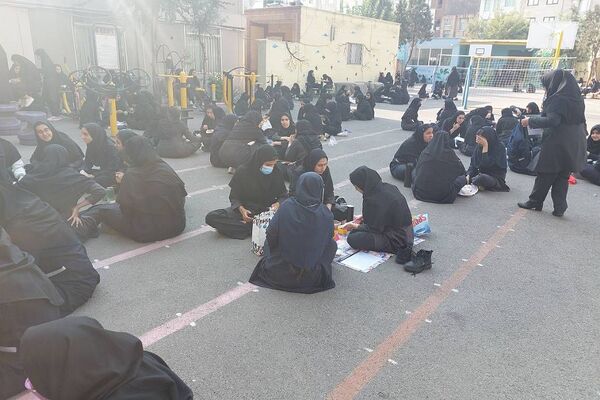 صبحانه سالم به‌مناسبت هفته بهداشت‌روان در دبیرستان شاهد‌ ندای‌فاطمه(س) ناحیه 2 شهرری 
