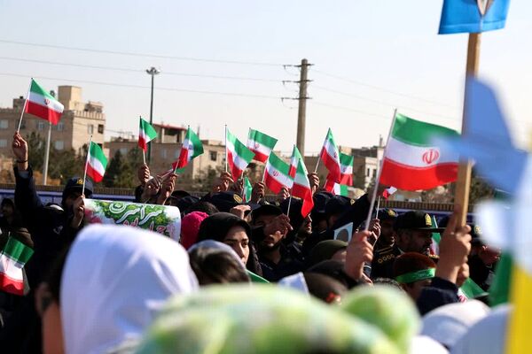 شکوه همبستگی مردم شهید پرور فشافویه در راهپیمایی ۲۲ بهمن