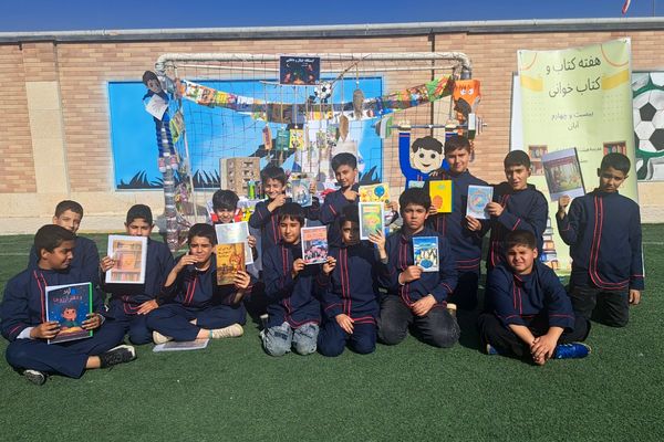  برپایی نمایشگاه  آثار دانش‌آموزان در مدرسه غیاث‌الدین جمشید کاشانی ملارد 