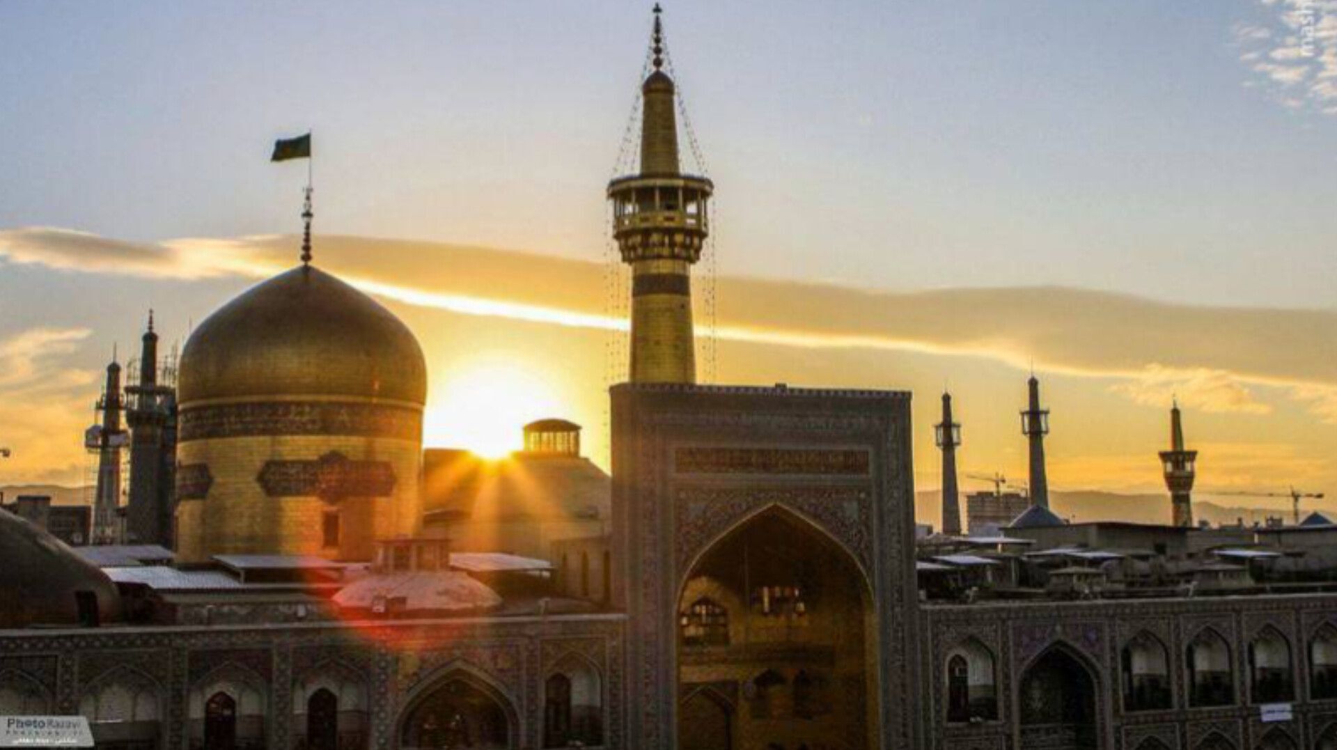 عطر دل‌انگیز ولادت رضا (ع) می آید