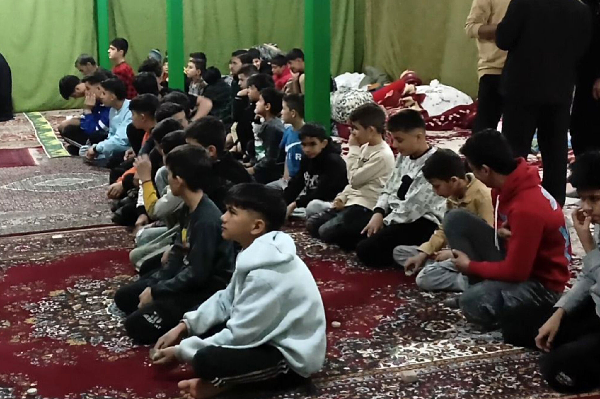 از محراب تا سفره افطار؛ نوجوانان در پویش رادیو فرهنگ خاطرات مسجدی خود را روایت می‌کنند