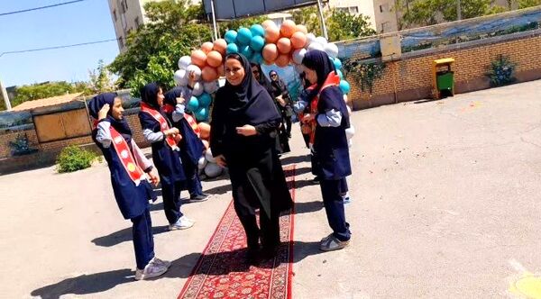برگزاری جشن روز معلم در دبستان شهدای فرهنگی