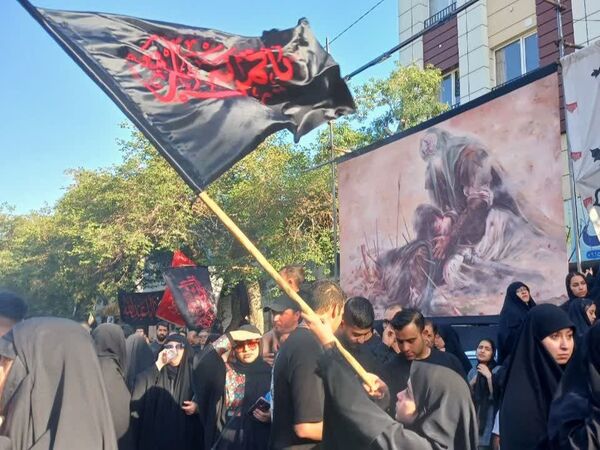 اجتماع عظیم عاشقان حسینی در مراسم خیمه سوزان