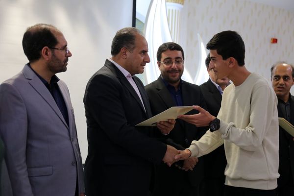 آیین تجلیل از برگزیدگان جشنواره قرآن عترت و نماز آذربایجان شرقی