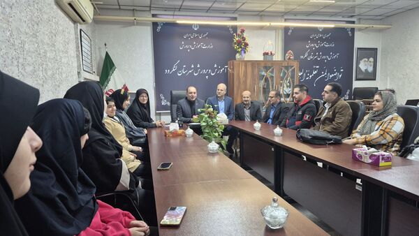 درخشش دختران کتاب‌نوش لنگرود در مسیر همایش کشوری