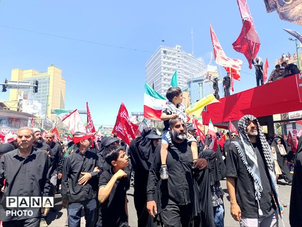 مراسم تشییع رهبر معظم انقلاب و خانواده ایشان در مشهد