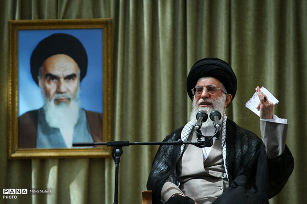 حضرت آیت‌الله العظمی شهید سیدعلی حسینی خامنه‌ای