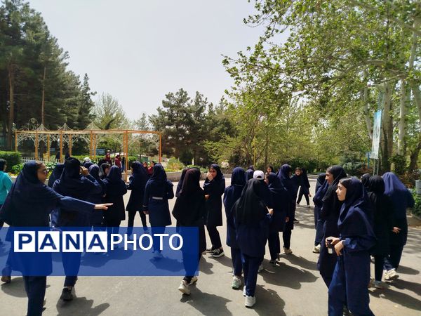 اردوی تفریحی تشویقی دانش‌آموزان دبیرستان زنده یاد رقیه مظفری‌نیا 